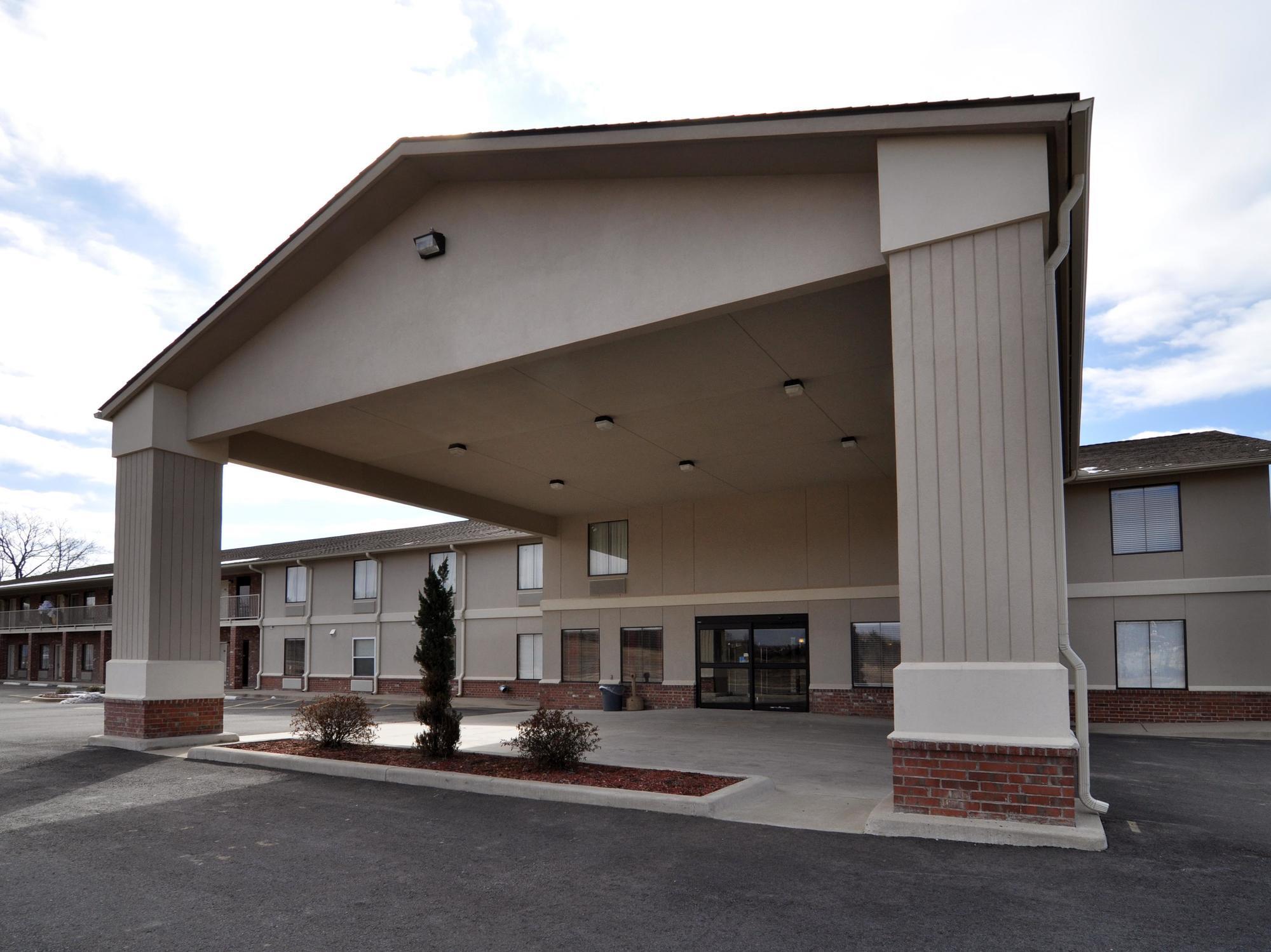 Econo Lodge Inn & Suites Greenbrier Extérieur photo