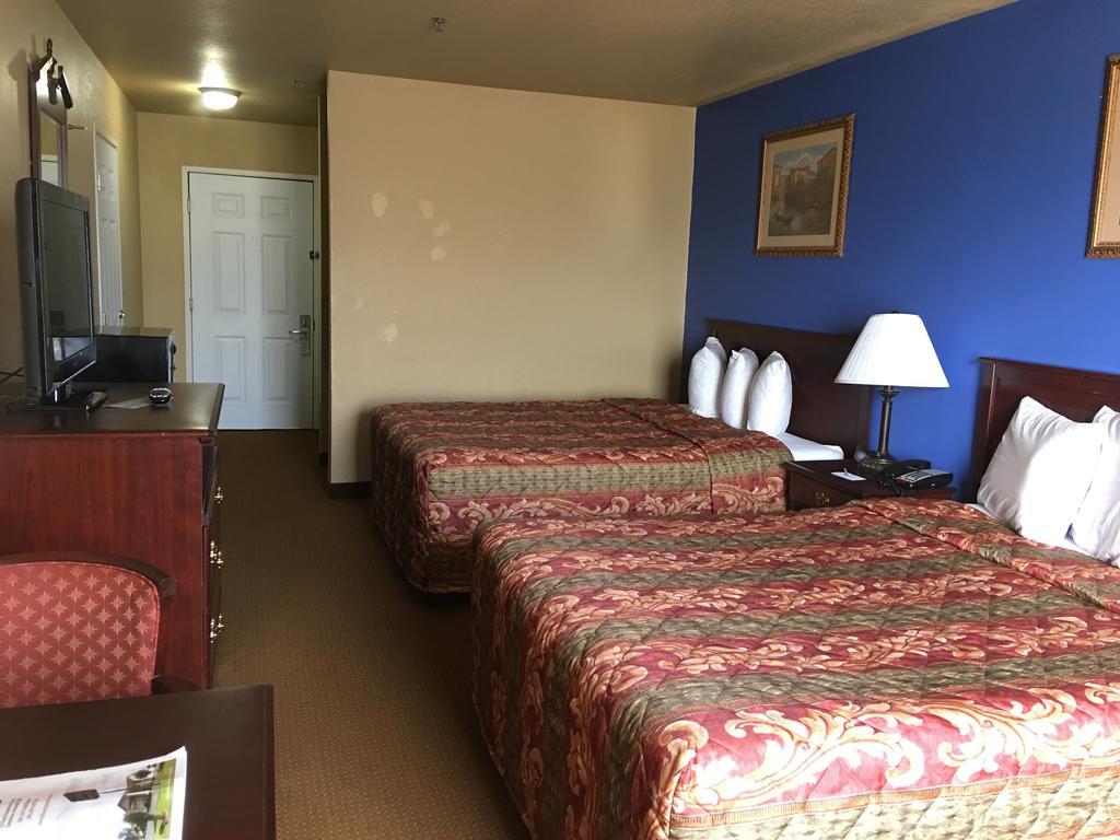 Econo Lodge Inn & Suites Greenbrier Extérieur photo