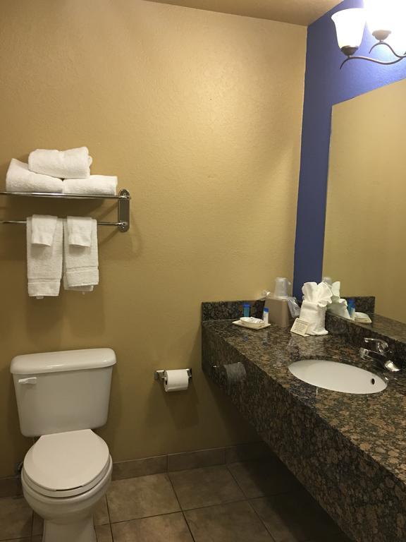 Econo Lodge Inn & Suites Greenbrier Extérieur photo