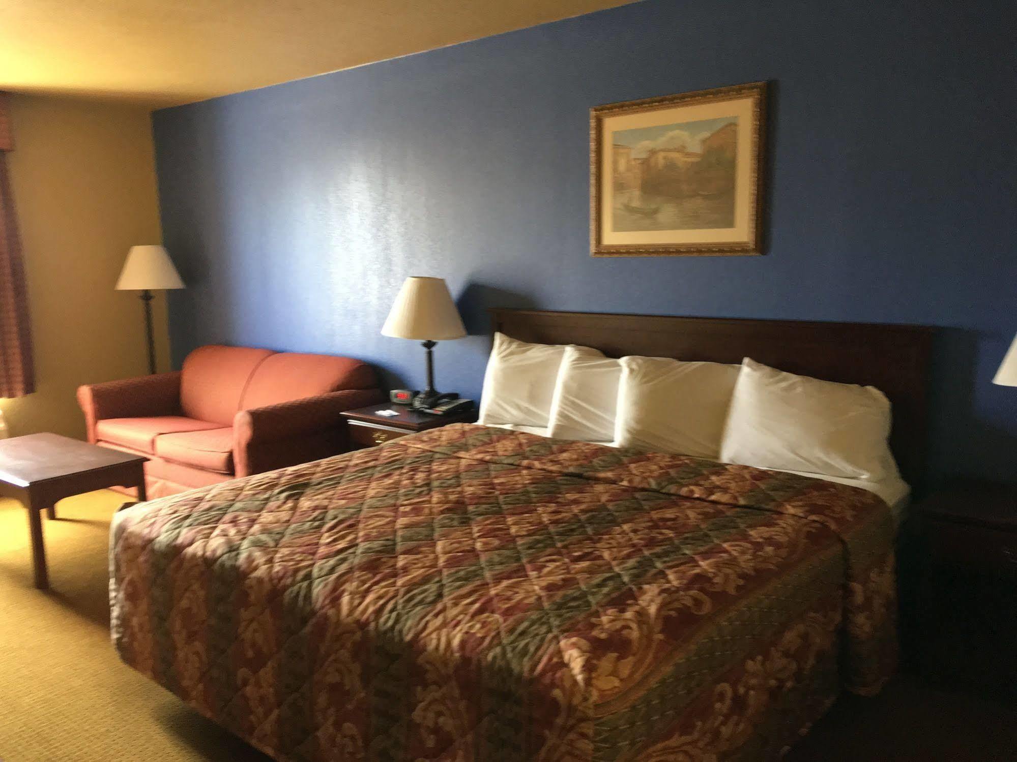 Econo Lodge Inn & Suites Greenbrier Extérieur photo
