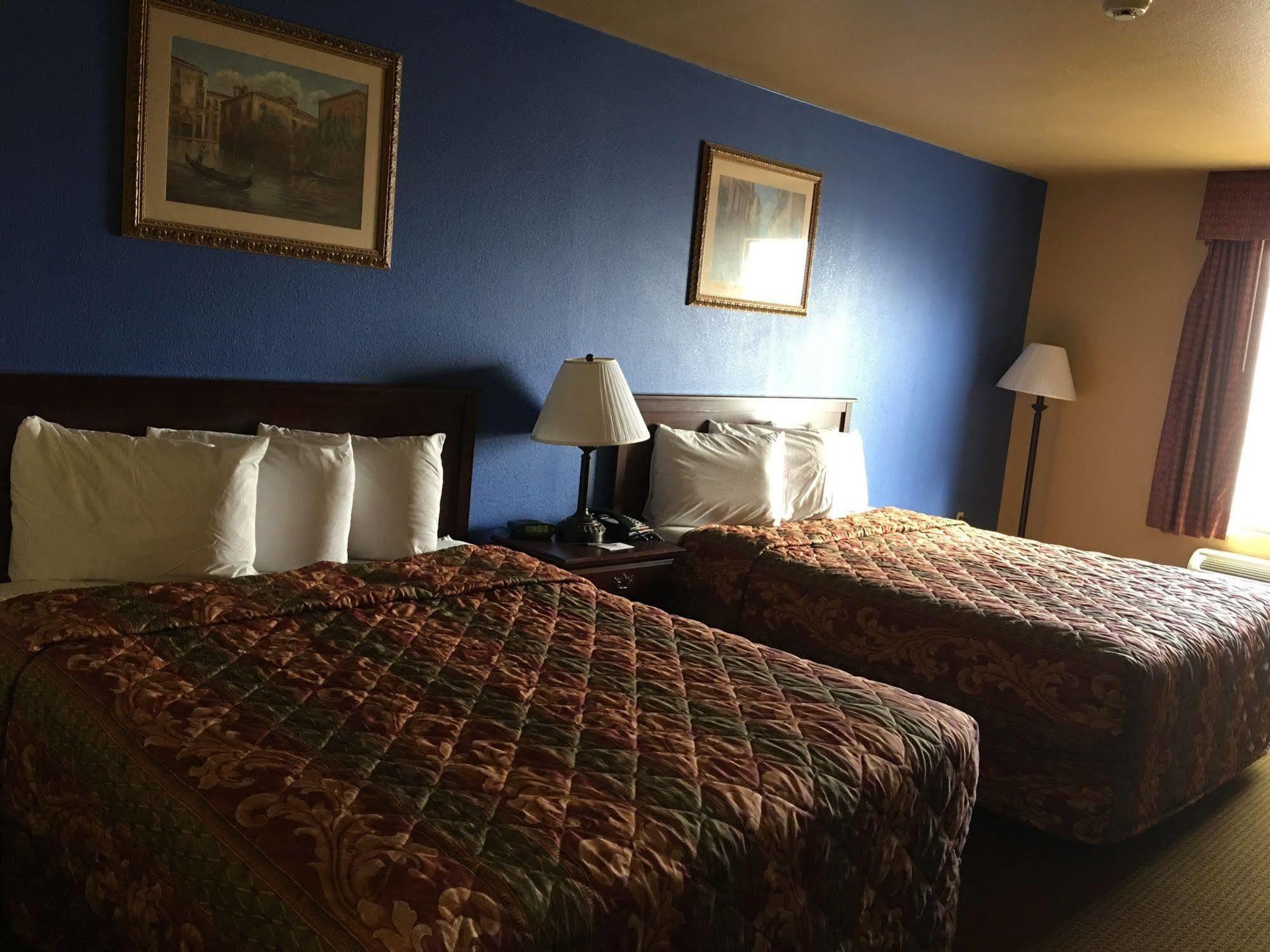 Econo Lodge Inn & Suites Greenbrier Extérieur photo