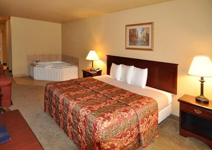 Econo Lodge Inn & Suites Greenbrier Extérieur photo